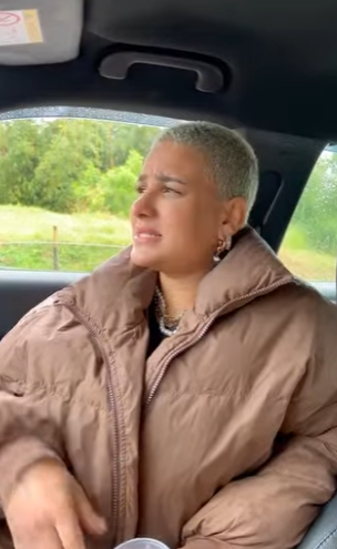 D0400006 Mudaram se para um terreno vazio, é construíram 5 casas sem imaginar que sua dona voltaria part2