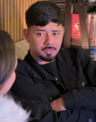 D0100012 Ela CUIDAVA deles de todos os lugar! part2