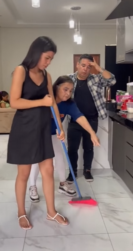 D2000013 Sogra testa a amante do seu filho. part2