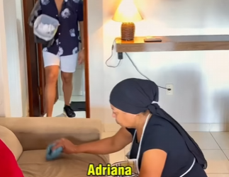 D1300013 Jogou papel higiênico em cima da funcionária part2