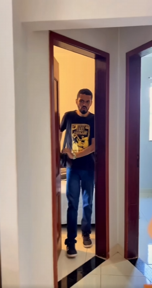 D1300011 Luís não assumiu que foi ele quem jogou o papel higiênico na Adriana part2