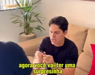 D1300005 Deu o chinelo para a funcionária e acusou ela de ter batido nele part2