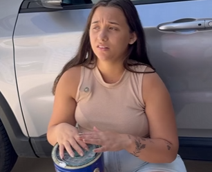 D0400006 O vizinho riu dele pelas condições em que vivia,sem pensar que hoje você está de pé e amanhã quem sabe? part2