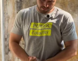 D1000007 Patrão descobre a verdadeira situação da funcionária e olha oque ele fez part2