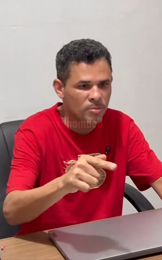 D1000001 Patrão descobre que funcionária recebia apenas metade do salário part2