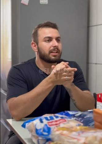 D1000010 Patrão ler bilhete e se comove com a situação! part2