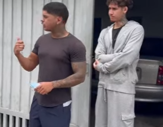 D1500007 Vizinha não aceita ver dono passando para trás seu propio irmão part2