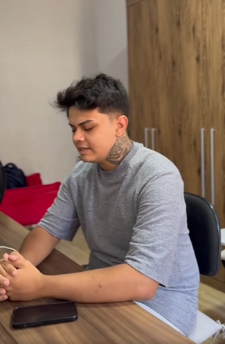 D1500012 Empresário testa honestidade de morador de rua, e se surpreende Part2