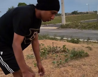 D2000009 Mulher usava seu carme para tirar vantagem daqueles que a ajudavam, mas o destino le pregou uma peça part2