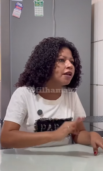 D1000008 Ela não aceitou a filha ser tratada com indiferença! part2