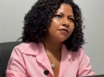 D1000014 Patroa dá exemplo de humildade part2