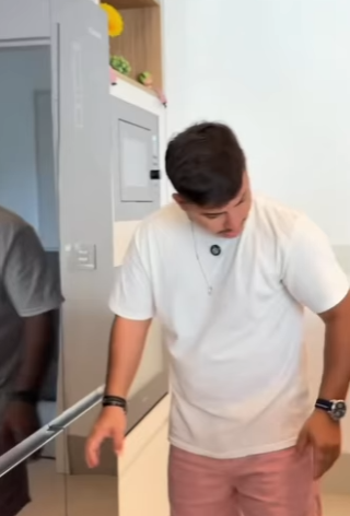 D1800014 Às vezes, quem a gente mais confia é quem mais machuca…part2