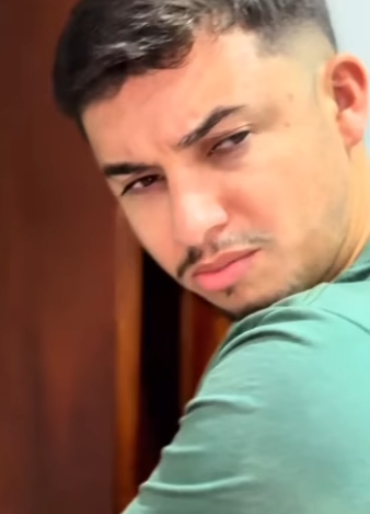 D1800002 Às vezes, quem a gente mais confia é quem mais machuca…part2