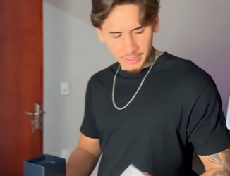 D1500003 Ele colocou um item valioso na bolsa da empregada, para eu demiti la part2