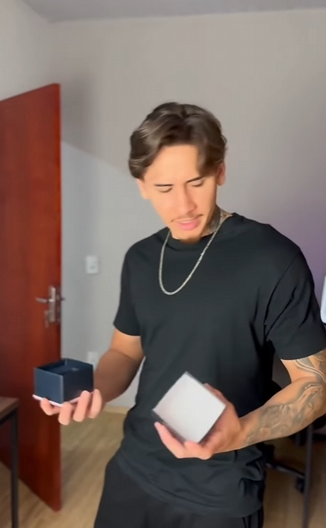 D1500003 Ele colocou um item valioso na bolsa da empregada, para eu demiti la part2