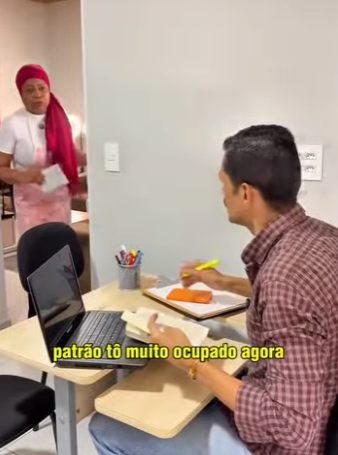 D1300011 Funcionária honesta devolve dinheiro para o patrão part2