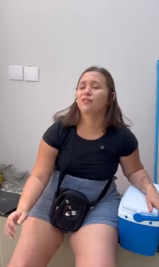 D0400009 Vendia sorvete, mas uma das clientes roub4b4 sem ela perceber part2