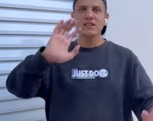 D0400011 Deu 5,00 reais para sua esposa para ela lhe guardar arroz com frango e isso aconteceu part2