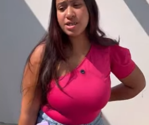 D0400008 A mãe de duas filhas que está interessada nos presentes que elas podem lhe dar mais nada part2