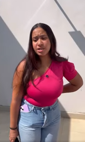 D0400008 A mãe de duas filhas que está interessada nos presentes que elas podem lhe dar mais nada part2