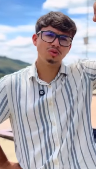 D1800014 Às vezes, quem a gente mais confia é quem mais machuca… part2