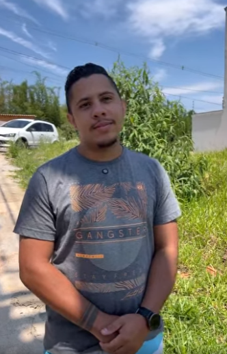 D0400002 Ela foi expulsa de casa e 5 anos depois fez lhes essa grande surpresa part2