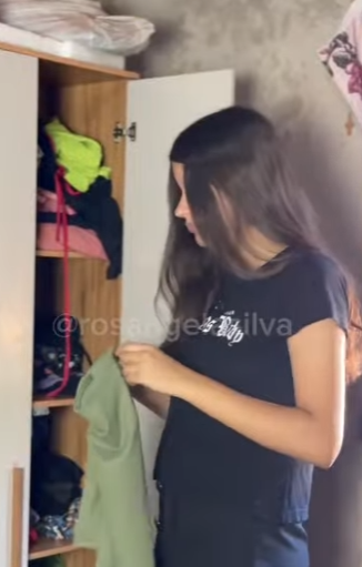 D1700011 Ela queria agradar a filha , mais olha oque aconteceu! part2