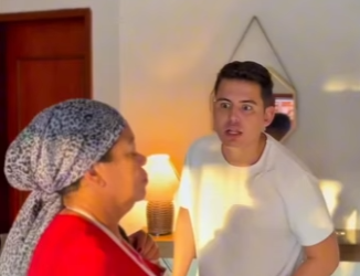 D1300009 Luís fez Adriana tirar o tênis de trabalho ir embora descalço part2