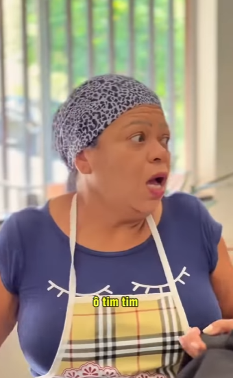 D1300004 Deu um presente para Adriana mais acusou ela de ter pegado para o Tim part2