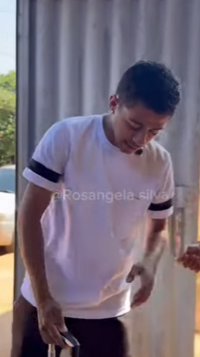 D1700003 Ela não imaginava oque havia na mala dele part2