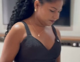 D1700017 Uma funcionária de fé part2