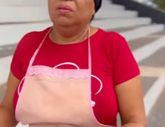 D1300010 Quebrou o presente só porque achou que era da sua funcionária part2