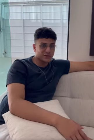 D0400007 Essa jovem ficou milionária vendendo água e veja o que aconteceu depois part2