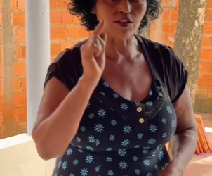 D1700003 Ela deu uma lição na filha part2