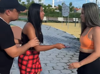 D2000013 Nem todo sorriso significa felicidade…part2