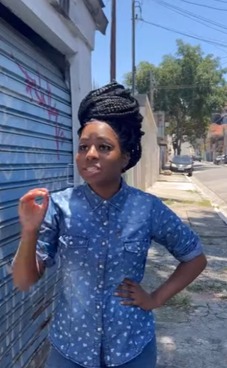 D0400008 Aquele que oferece muito algo espera em troca, nada é grátis part2