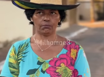 D1000014 Ela defendeu a mãe das atitudes do amigo part2