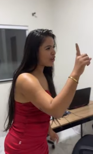 D2000015 Senhor humilde desmascara uma mulher ladra com este plano part2