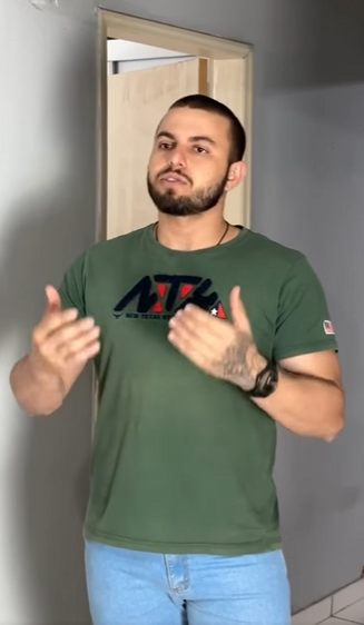 D1000014 Patrão generoso part2