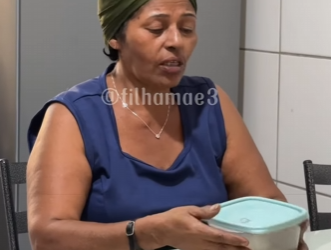 D1000008 Filha mimad4 recebe lição part2