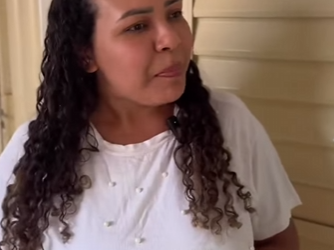 D2000002 Empregada tinha um recado importante para a patroa e veja como isso terminou! part2