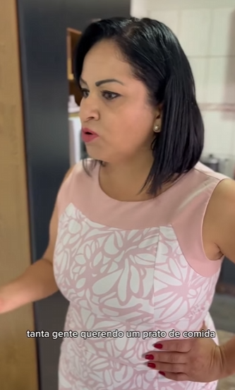 D1800008 Ela jogou comida que sua mãe adotiva fez no lixo part2