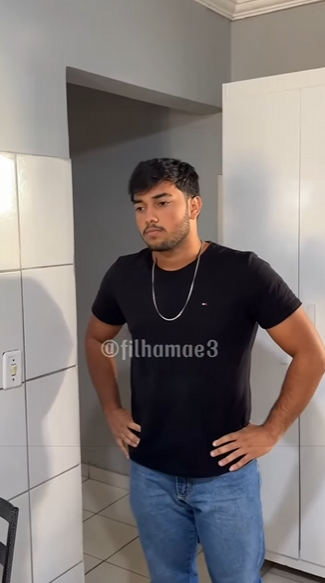 D1000012 Olha oque esse filho fez com própria mãe part2