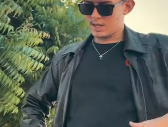 D2000009 Trocou vestido salvou sua vida part2