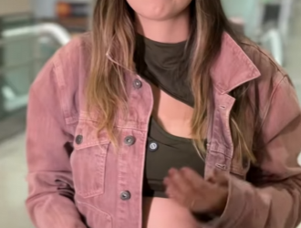 D0100017 Ela esperou uma LEGIÃO de FÃS e se surpreendeu com o que aconteceu no AEROPORTO! part2