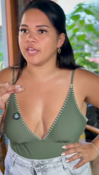 D1800013 Ela tentou dar part1