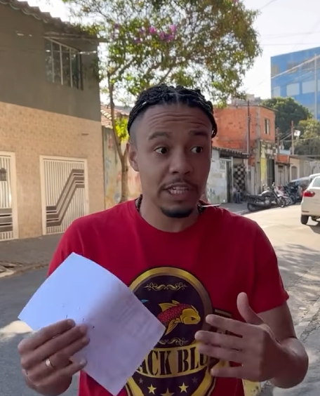 D0400013 Ela vende casa com todos os inquilinos dentro po part2