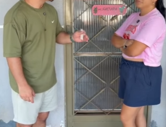 D1800005 Ela cobrou pela comi part2