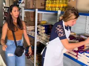 D2000007 Dona de supermercado humilhou mulher sem saber quem realmente ela era! part2