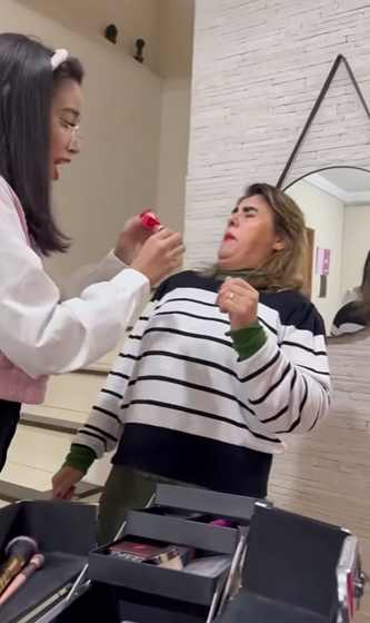 D0400013 Empregada coloca concorrência na sua Ex chefe po part2